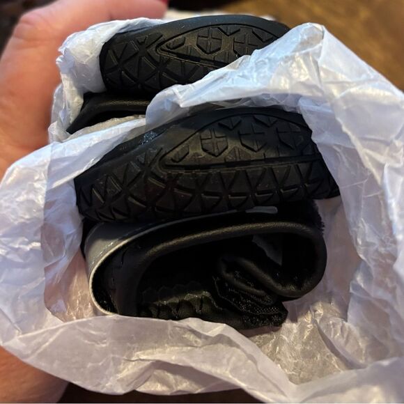 QUMY Dog Boots & Paw Protectors for Snow, Hot Pavement, Rain, Anti Slip, Black - Picture 8 of 8